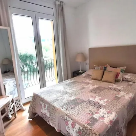- 2 Bedrooms Young People Group Not Allowed - 0114 러프렌치